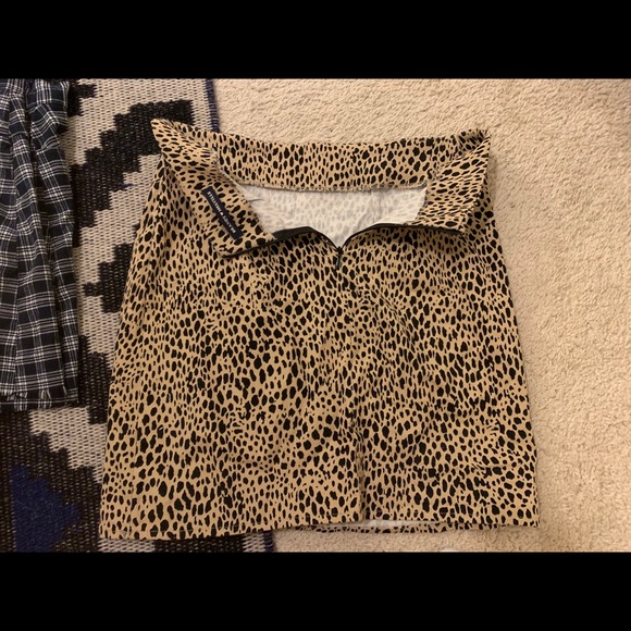 Brandy Melville Dresses & Skirts - Brandy Melville leopard print mini skirt